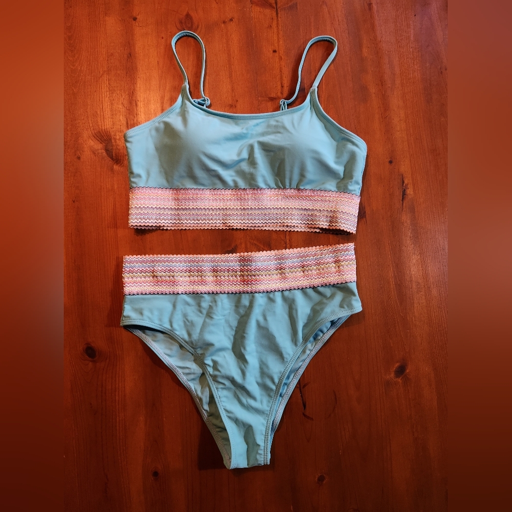 New w/out tag, new never worn light Turqoise BikiniSet with Pink Accents, LARGE